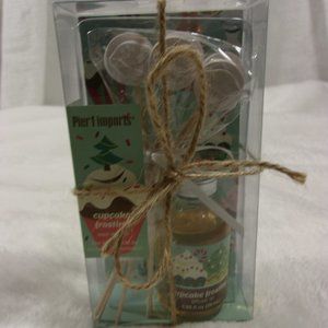 H-20 NIB PIER 1 IMPORTS CUPCAKE FROSTING REED  DIFFUSER OIL SET